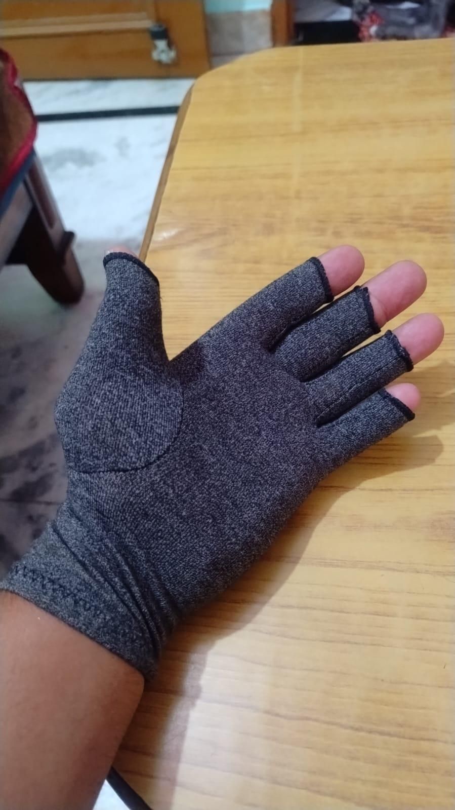 Arthritis Compression Gloves for Pain Relief and Support - Moby Mart